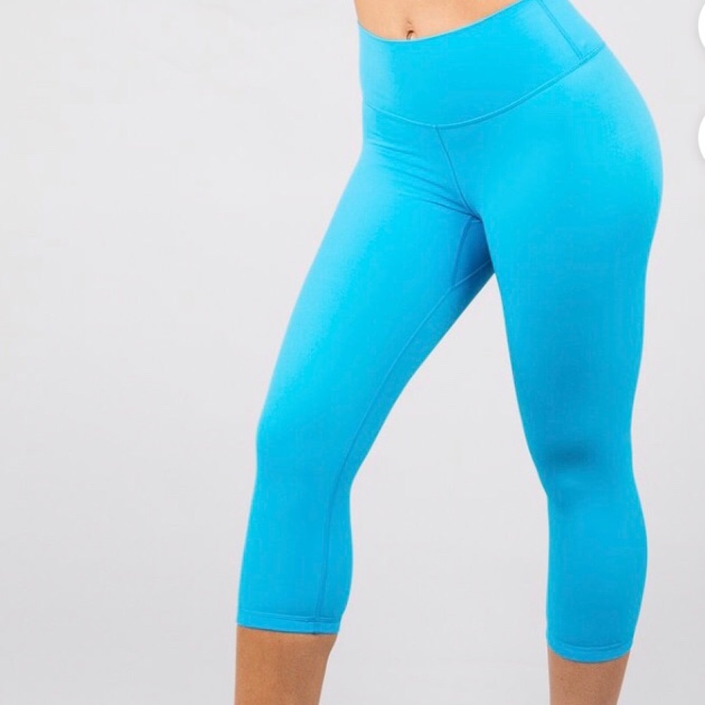 BuffBunny Live Capri Leggings